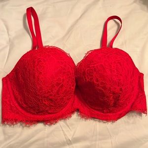 Red lace VS bra
